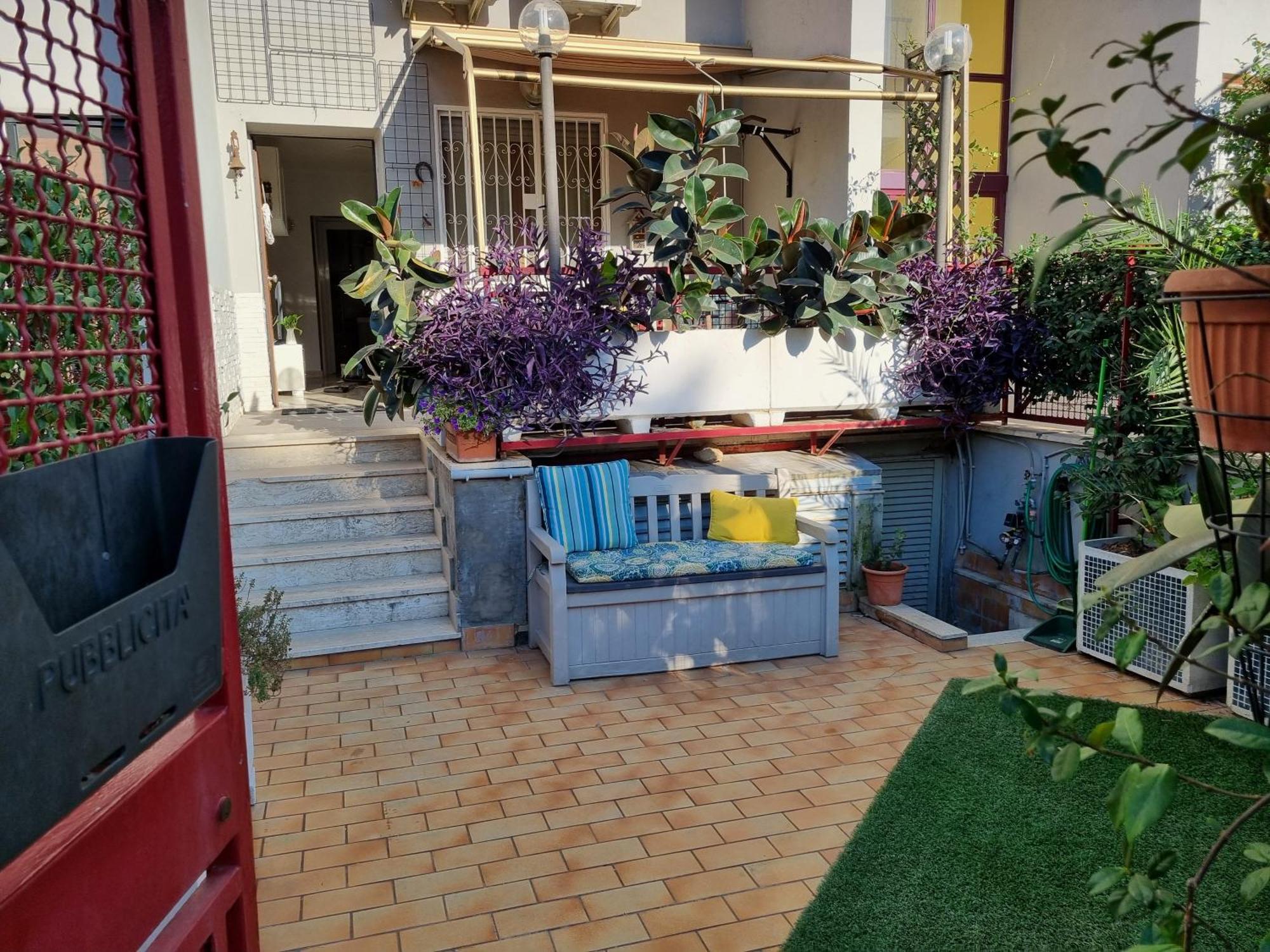 Intero Appartamento Con Giardino E Parcheggio Rome Exterior photo